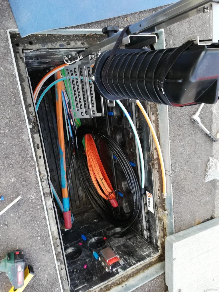 GLASFASERMONTAGE